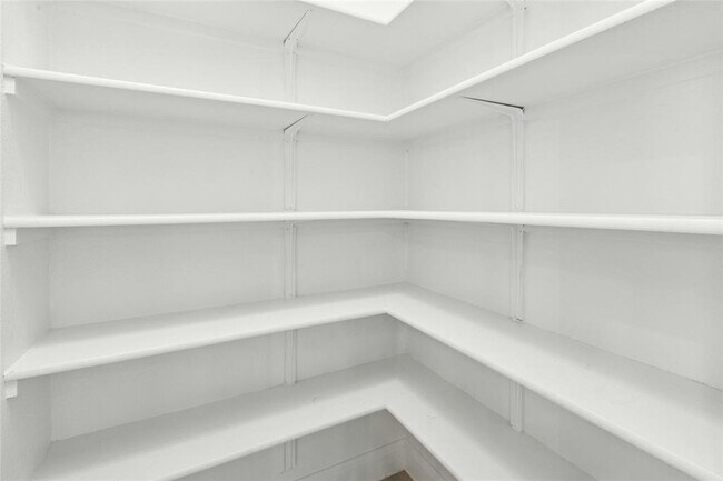 Building Photo - 9800 Betulla Dr