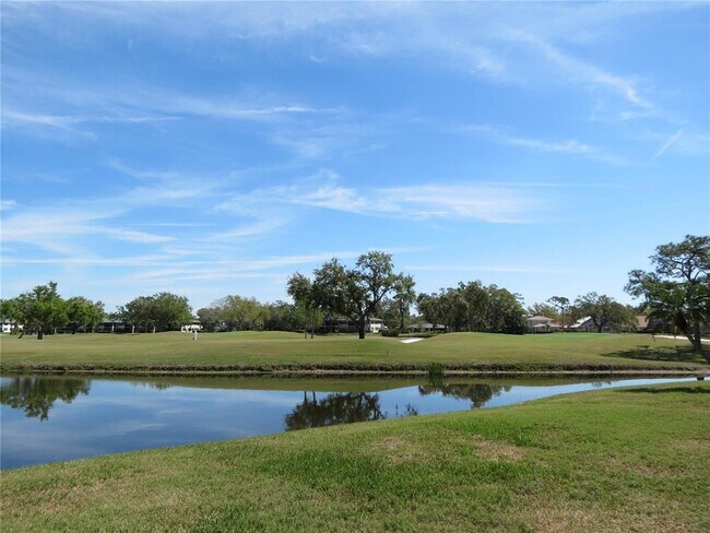 Building Photo - 7193 W Country Club Dr N