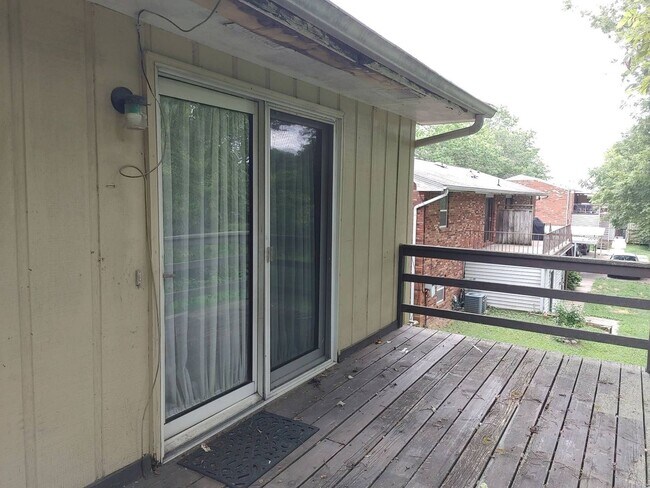 Building Photo - 3125 Themis St