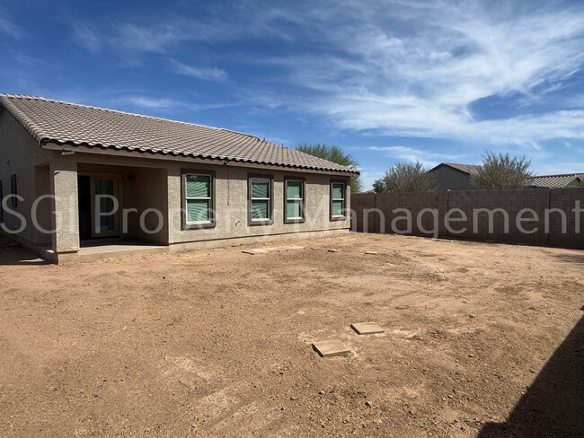 Building Photo - 2033 E Velvet Pl