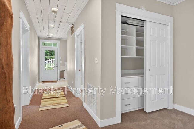 Building Photo - 3005 Lonesome Mountain Rd