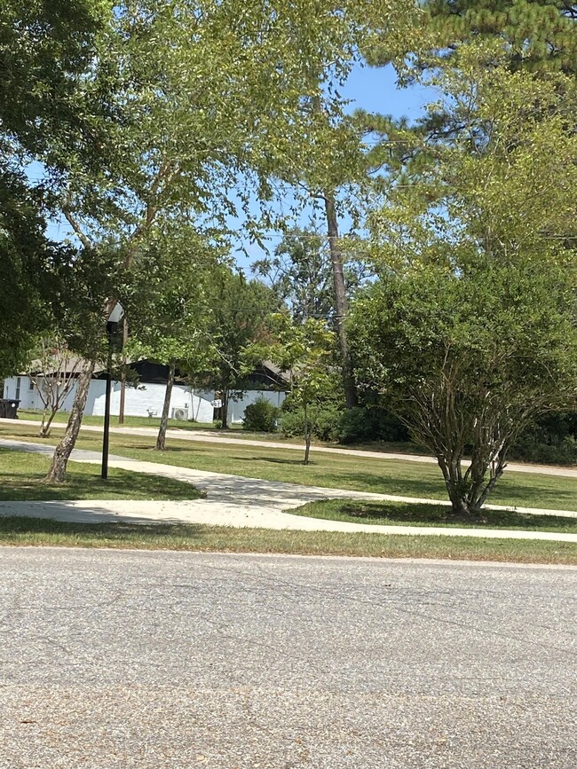 Building Photo - 18272 Sidney Ave
