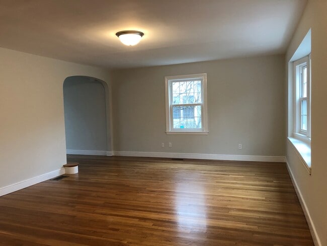 Building Photo - 288 Lagrange St