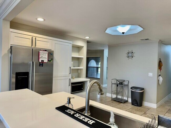 Building Photo - 10577 Santa Laguna Dr