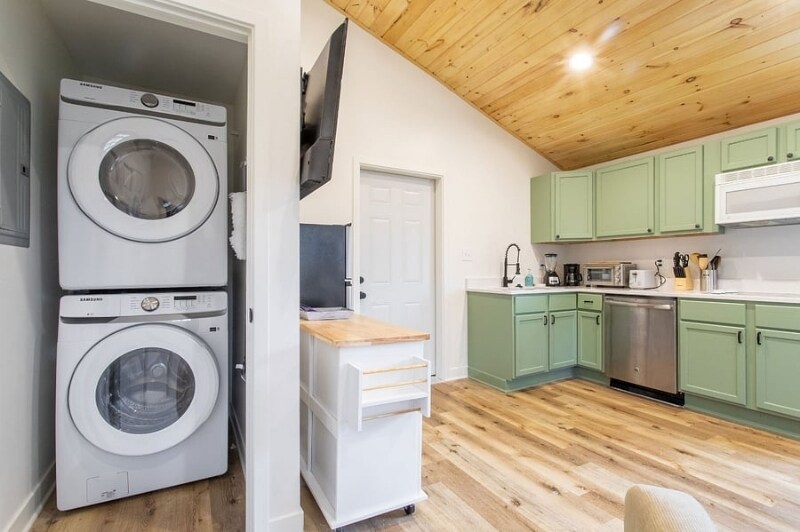 Building Photo - 7115 W 71st St