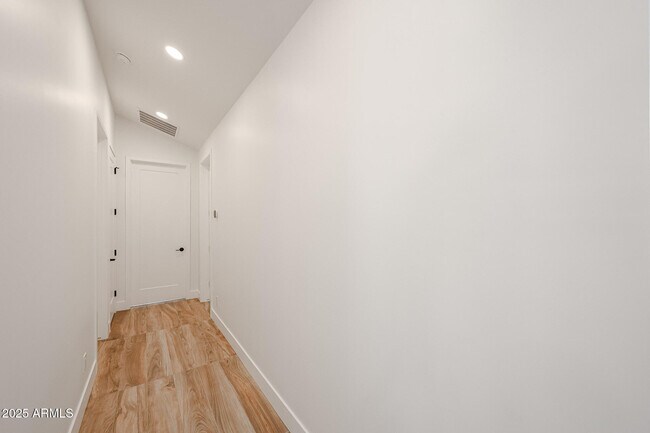 Building Photo - 6329 N 10th Dr
