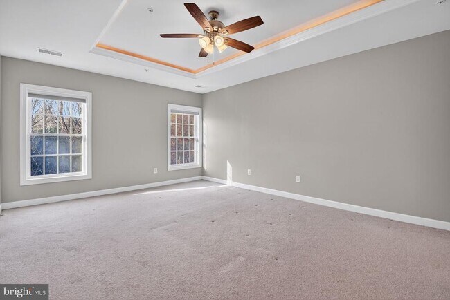 Building Photo - 6 Sharpstead Ln