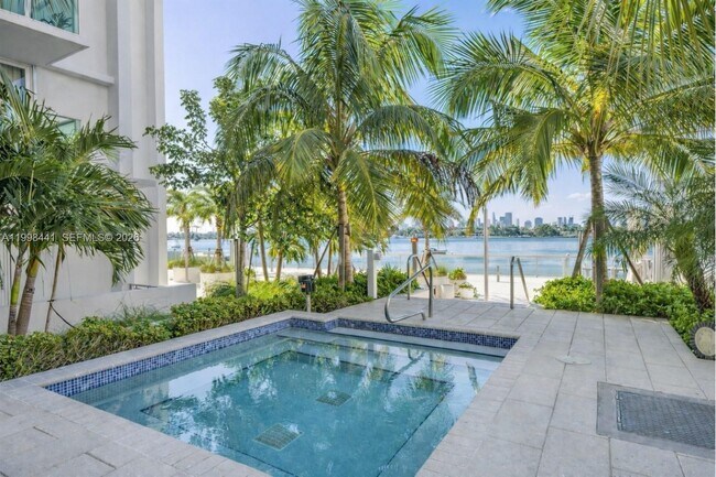 Building Photo - 1035 West Ave