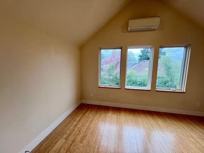 Building Photo - Roomy/Modern Two-Story, 1 Bedroom + Office and 1 Bath Home, Private Patio, Air Conditioning, Wash...