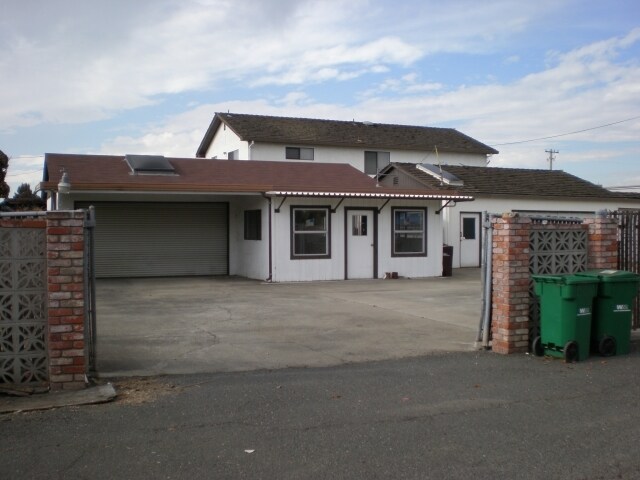 Building Photo - 642-650 Folsom Ave