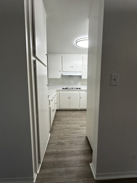 Building Photo - 1590 W Palm Ln