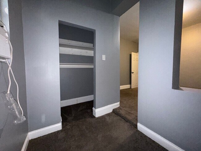 Building Photo - Spacious 3-Bedroom Home with Modern Interior Finishes