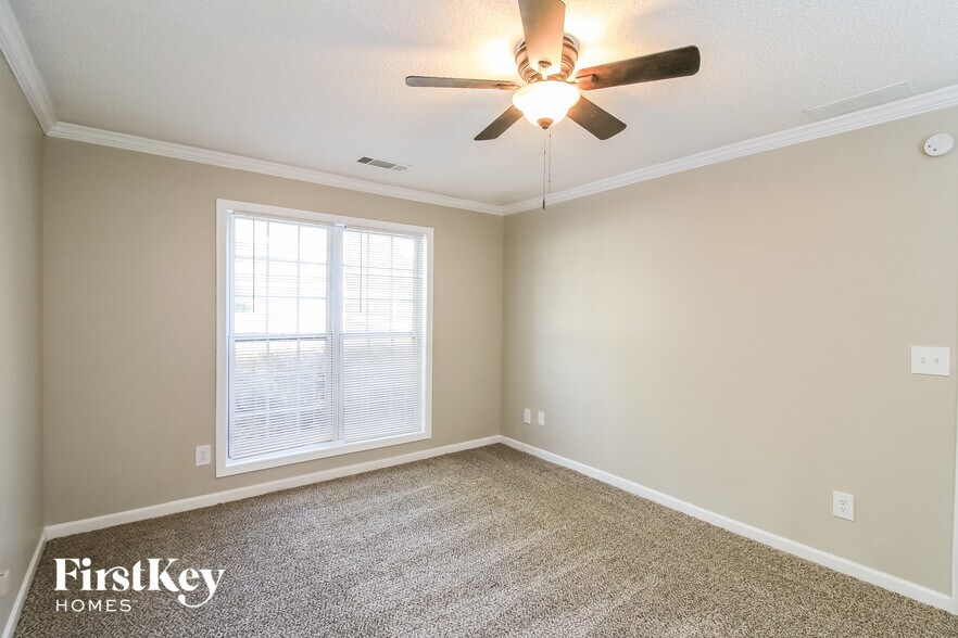 Building Photo - 531 Judith Court.