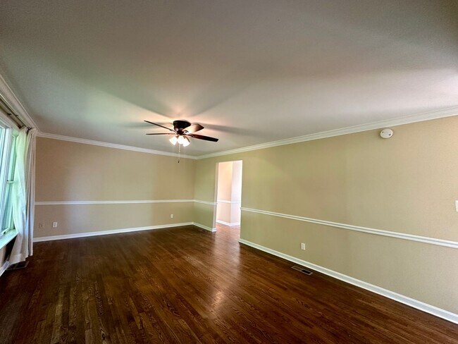 Building Photo - Charming 3 Bedroom/1.5 Bathroom Home in Norrisville, MD!