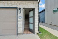 Building Photo - 1844 Labrador Ln