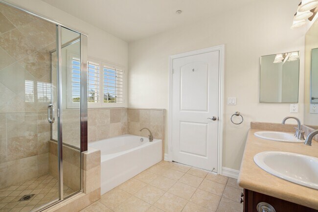 Building Photo - 4202 Whitsett Ave