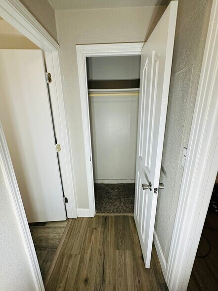 Building Photo - 1274 N Cedar St