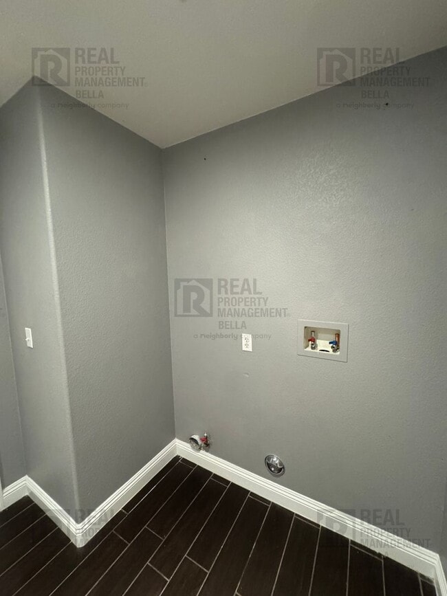 Building Photo - 23694 Canyon Heights Dr