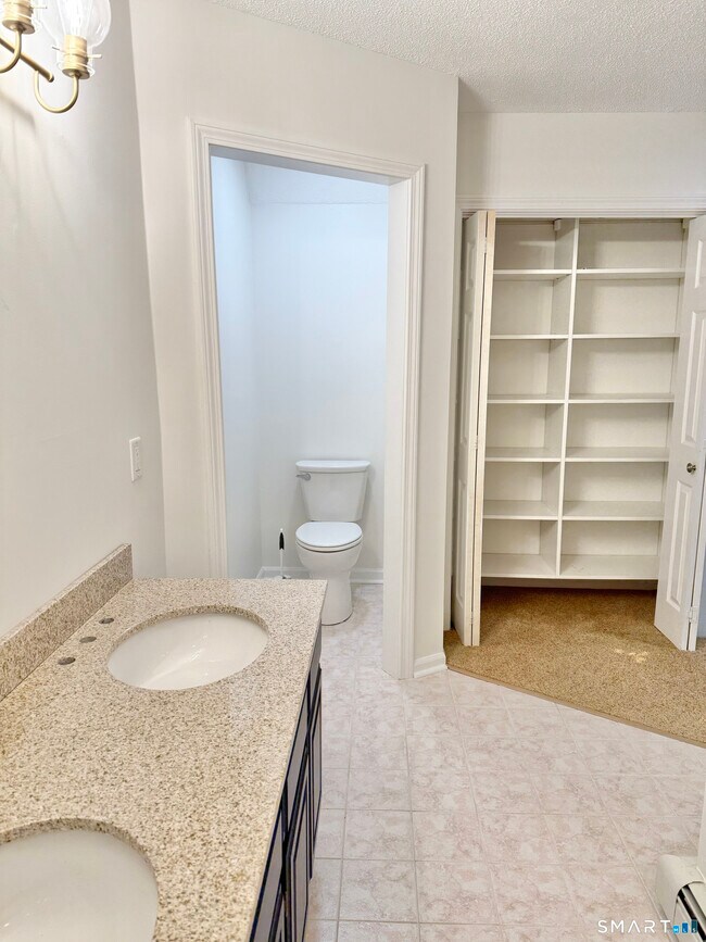 Building Photo - 94 Waldron Dr