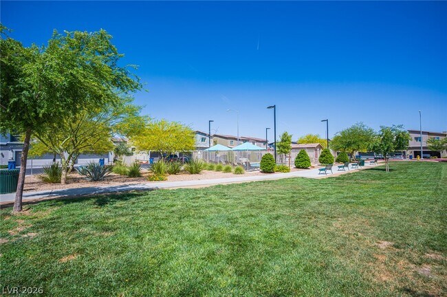 Building Photo - 530 Gloster Ave