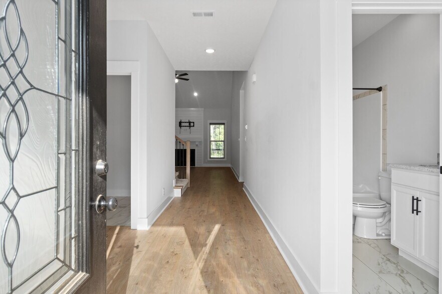 Building Photo - 1022 Brightwood Ct