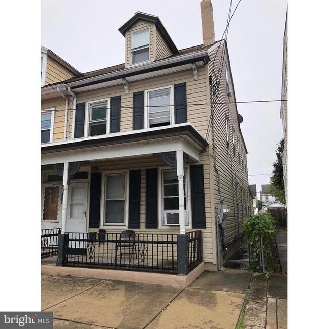 Building Photo - 360 Lafayette St