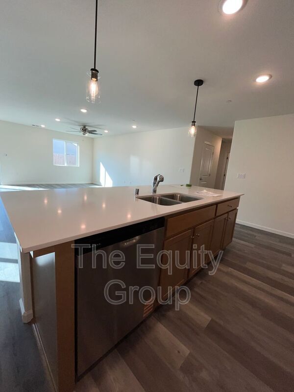 Building Photo - 7031 W Wren Ave