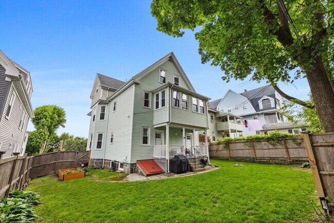 Building Photo - 53 Montvale St