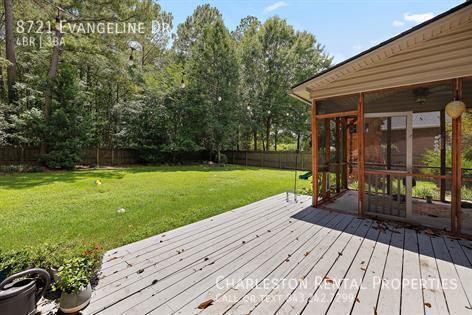 Building Photo - 8721 Evangeline Dr