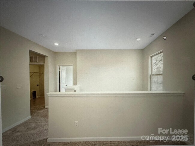 Building Photo - 5021 Kinsbridge Dr