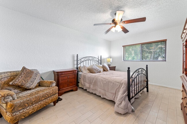 Building Photo - 15075 Witney Rd