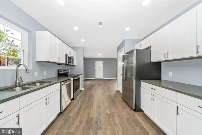 Building Photo - 17410 Gay St