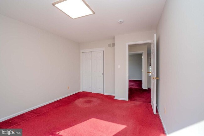 Building Photo - 27 Samantha Dr