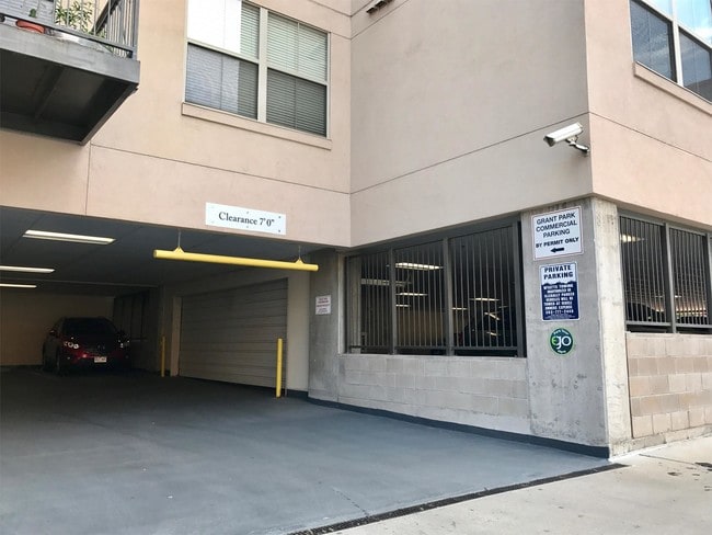 Building Photo - 1975 Grant St