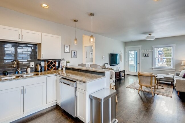 Building Photo - Remodeled Home in Berkeley/Mountain View Neighborhood