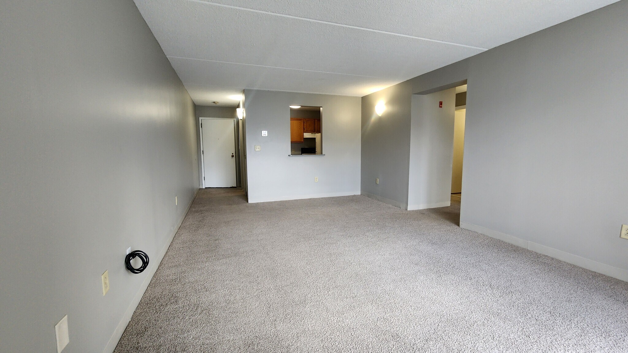 Building Photo - 66 Beach Point Pl