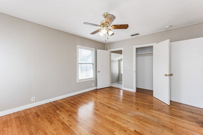 Building Photo - 333 Foster Dr