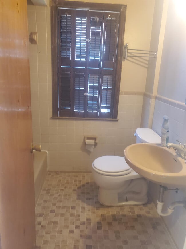 Building Photo - 12311 Laing St