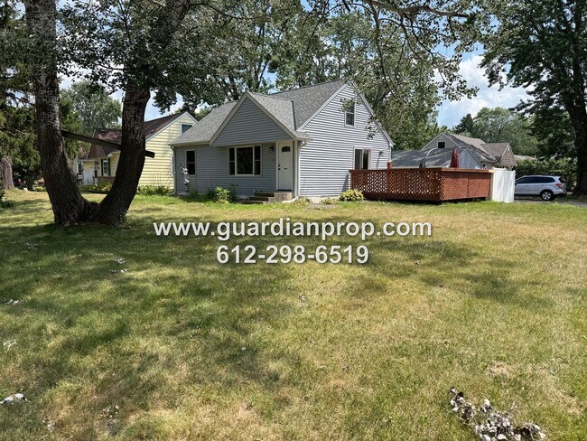 Building Photo - Blaine House on Large Corner Lot, Updated Kitchen & Baths, Family Room, Private Deck Area