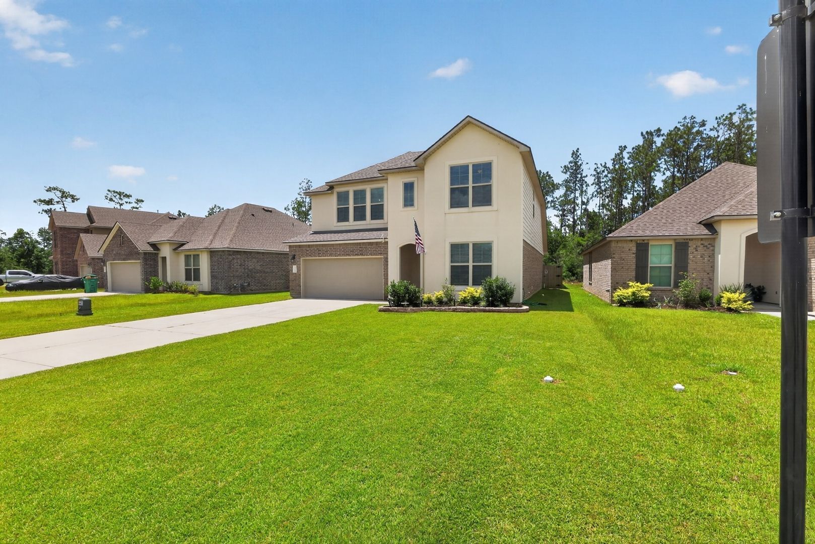 Building Photo - 1708 Sawgrass Dr