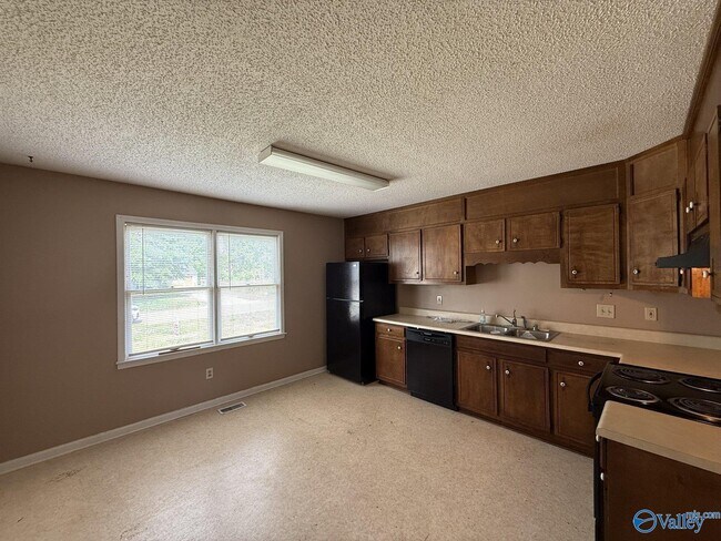 Building Photo - 1908 Catchings Dr NW