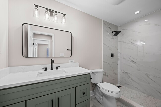 Building Photo - 705 W Central Rd