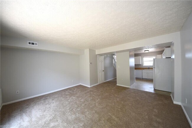 Building Photo - 313 Gaylor Ln