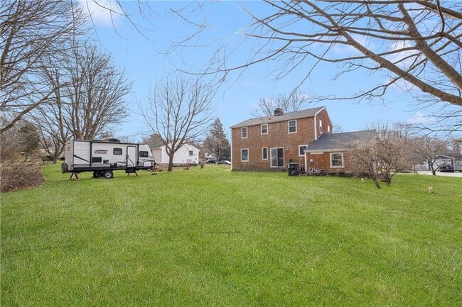 Building Photo - 4 Longmeadow Ave