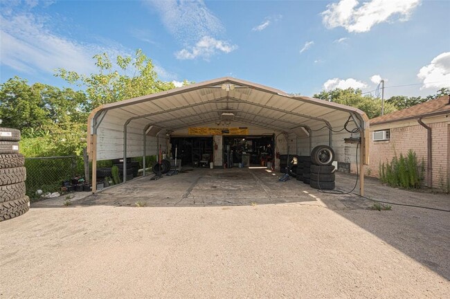 Building Photo - 13010 Cypress North Houston Rd