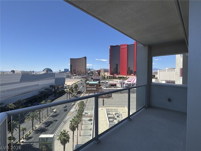 Building Photo - 2700 S Las Vegas Blvd