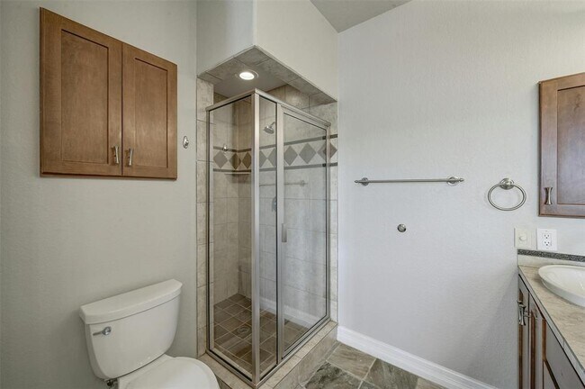 Building Photo - 2226 Westlake Dr