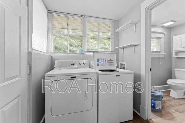 Building Photo - 3016 N New Jersey St