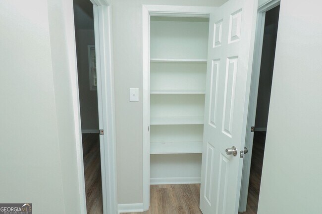 Building Photo - 3323 Victory Ct E