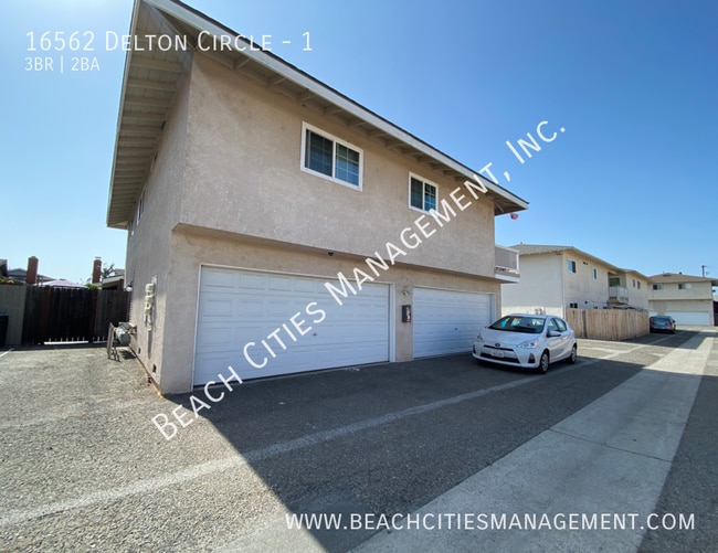 Building Photo - 16562 Delton Cir